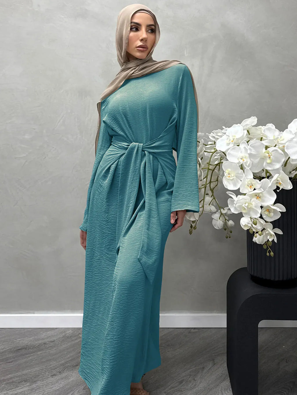 Saudi Style Belted Abaya