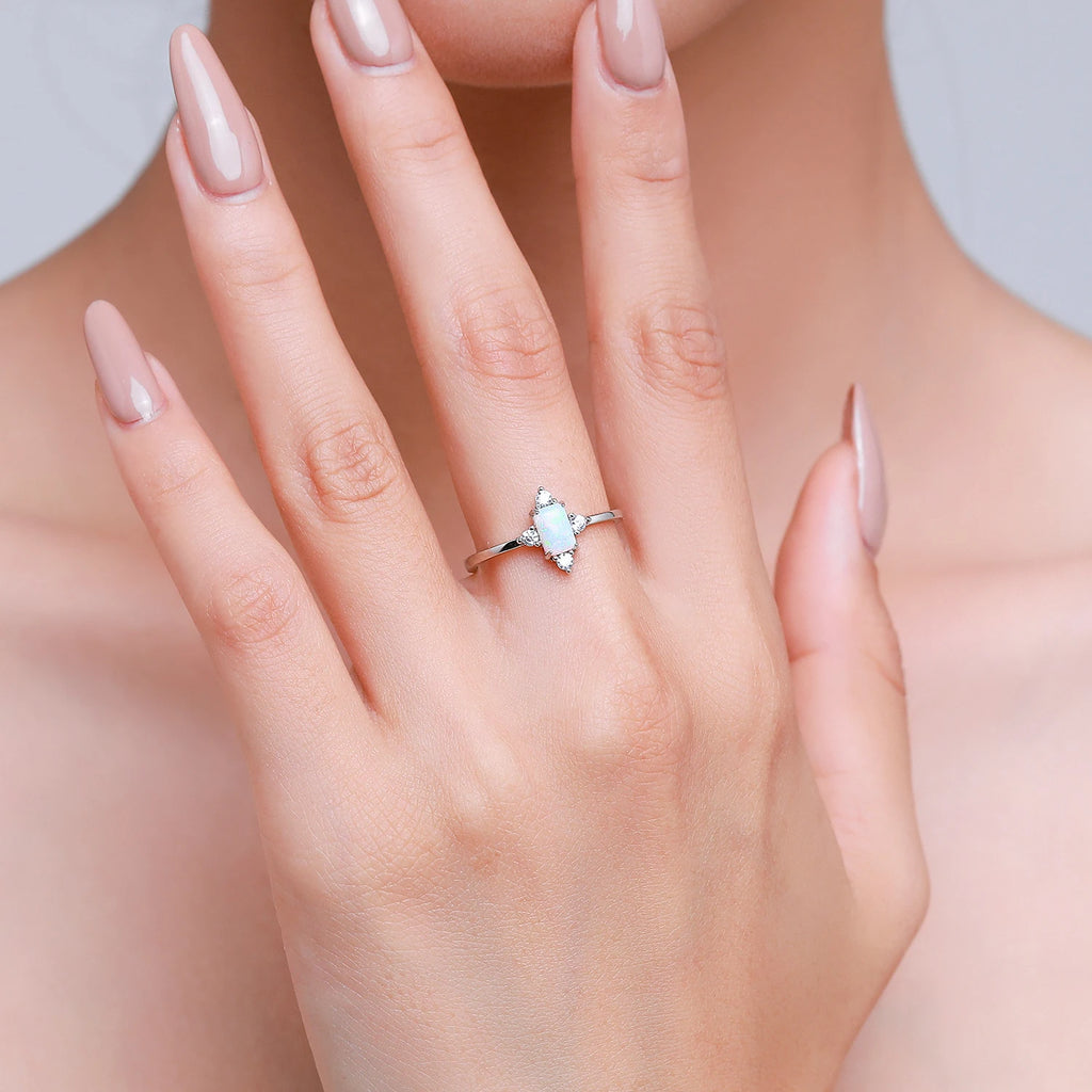 Elegant Silver Finger Ring