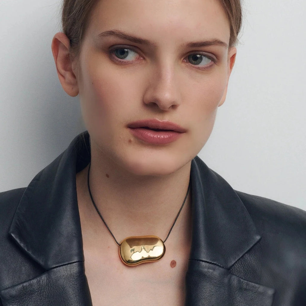 Glossy Gold Pendant Necklace