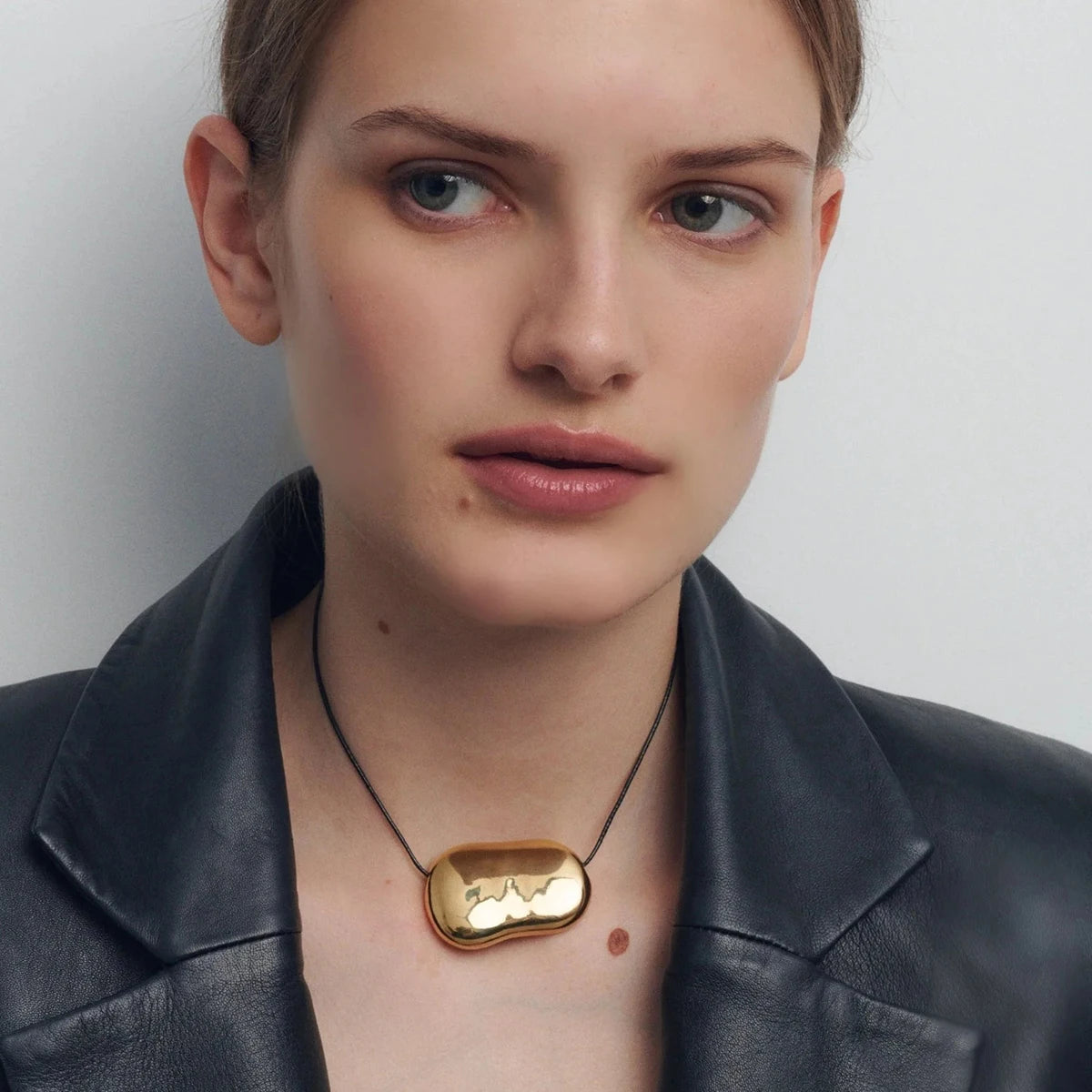 Glossy Gold Pendant Necklace