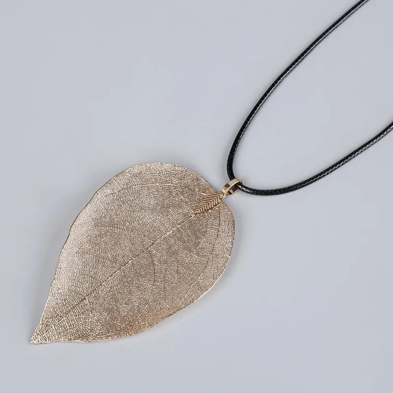 Nature-Inspired Leaf Necklace